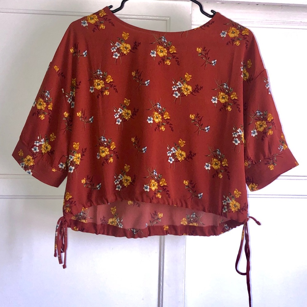Floral Summer Crop Top - size L